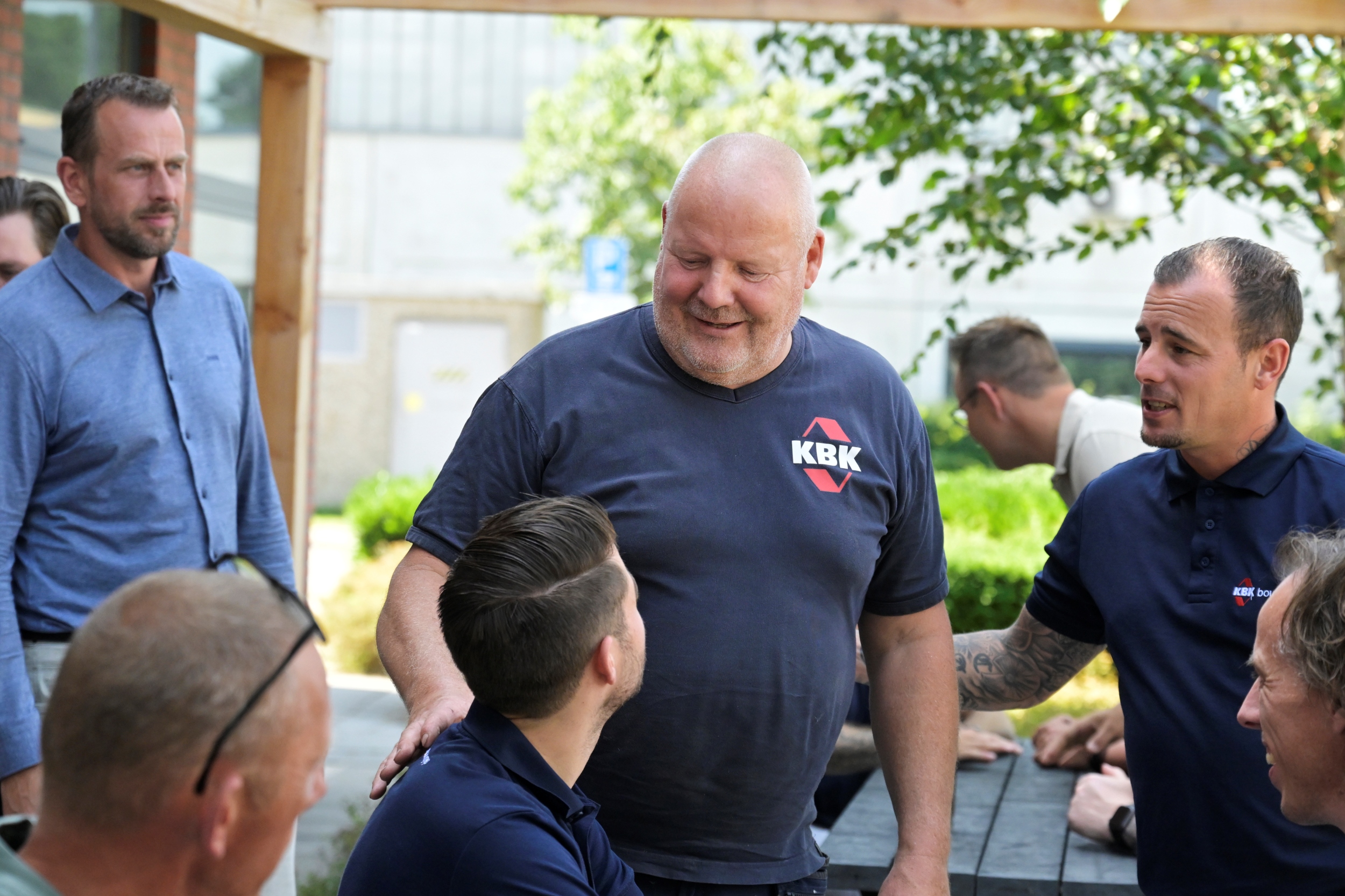 Omdat het de mensen zijn die het doen