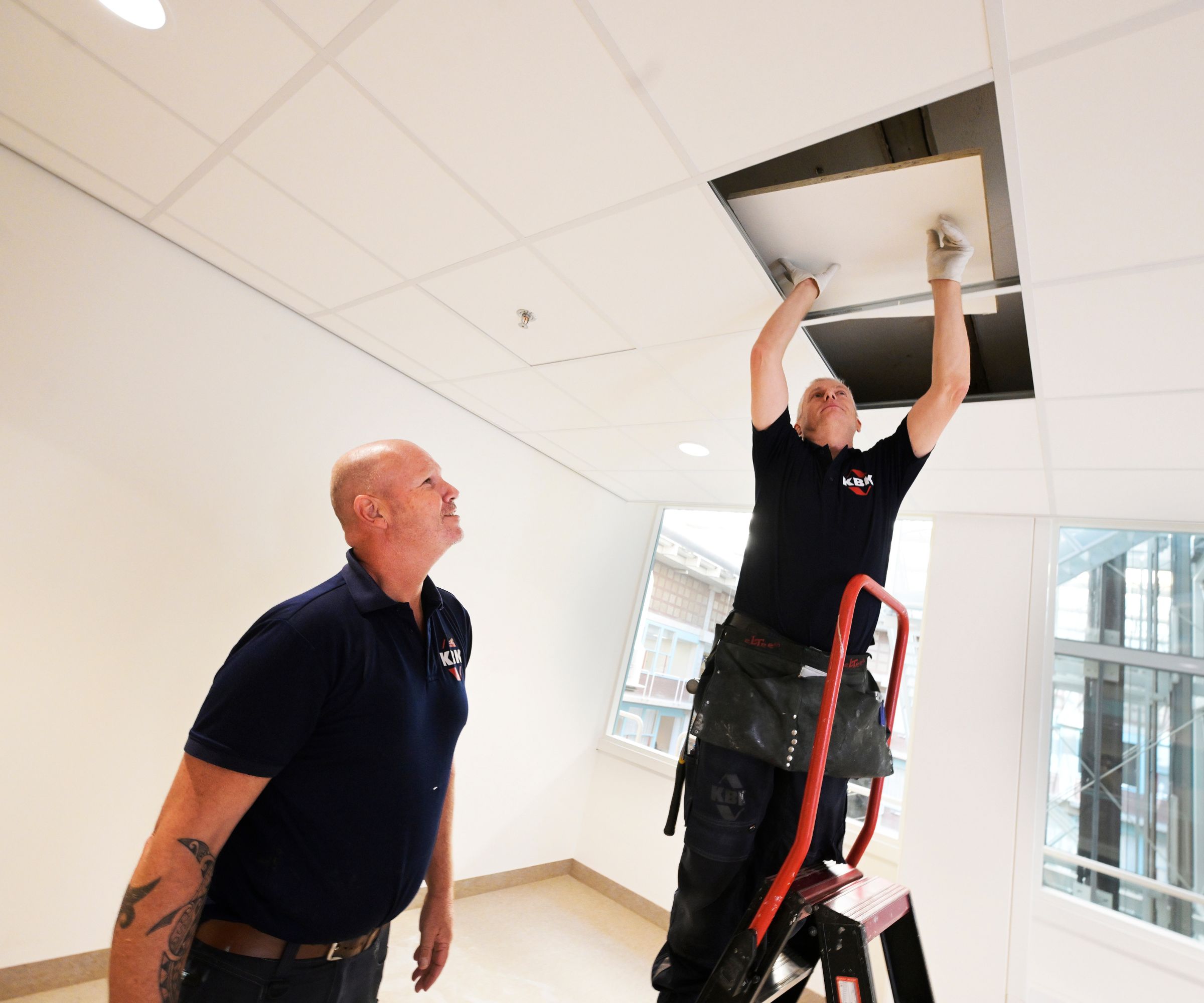 Systeemplafond in ziekenhuis wordt vernieuwd met ziekenhuisrenovatie