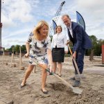 Ingraven van de tijdscapsule bij project Holmkwartier